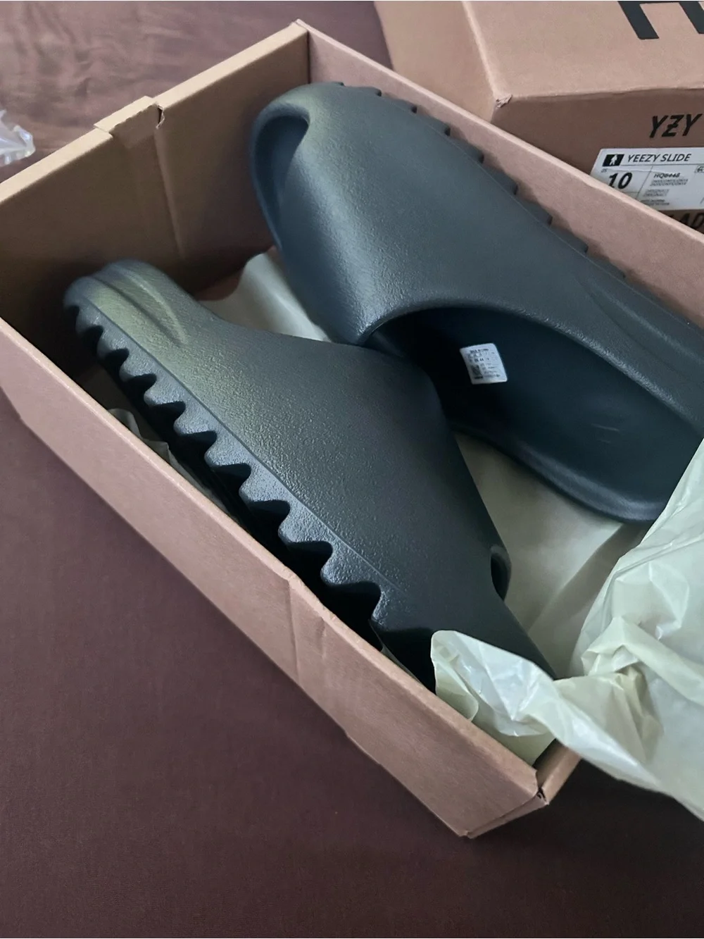 Yeezy Slide Men’s Black Onyx, Brand New!!